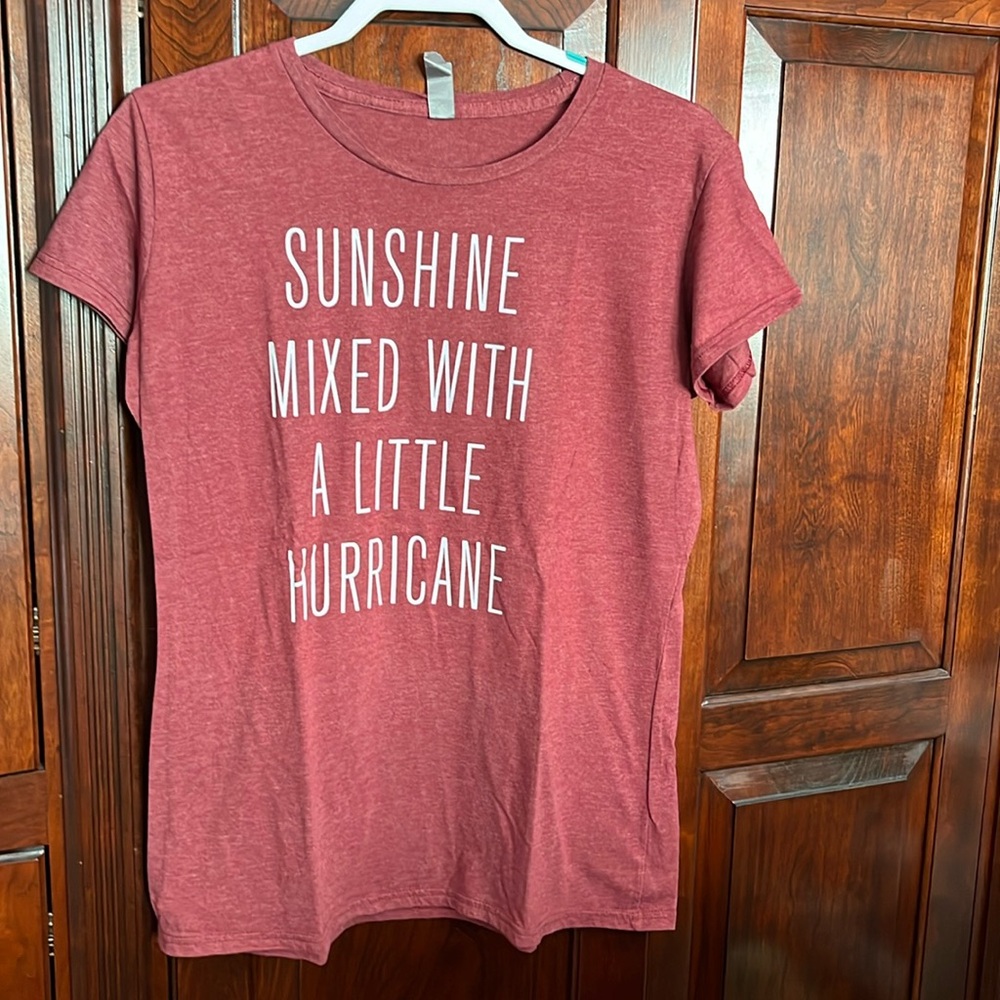 T-shirt sunshine mixed with a little hurricane size large